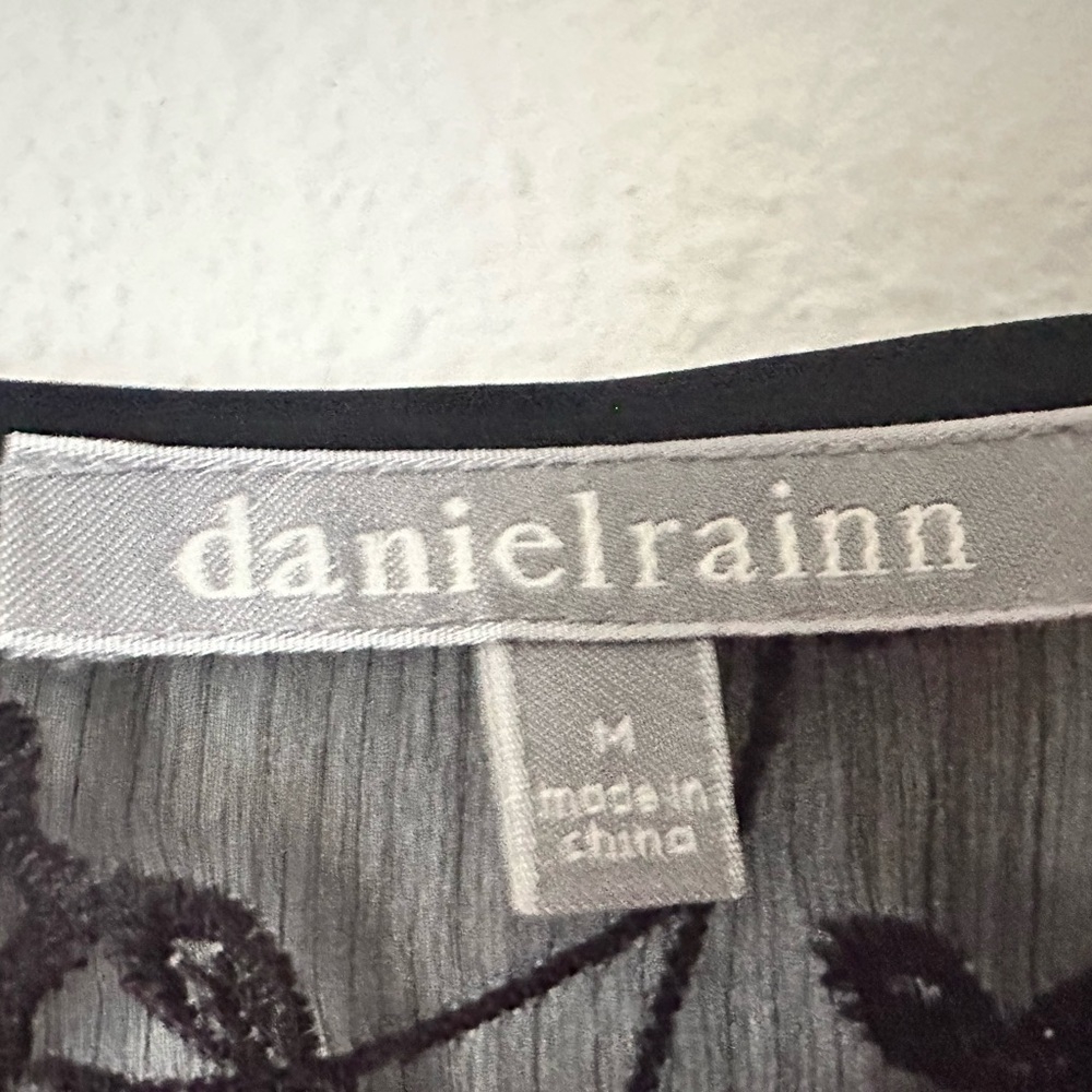 Daniel Rainn Black Crane Print Lace Detail Blouse – Size M(1217) - Picture 12 of 14